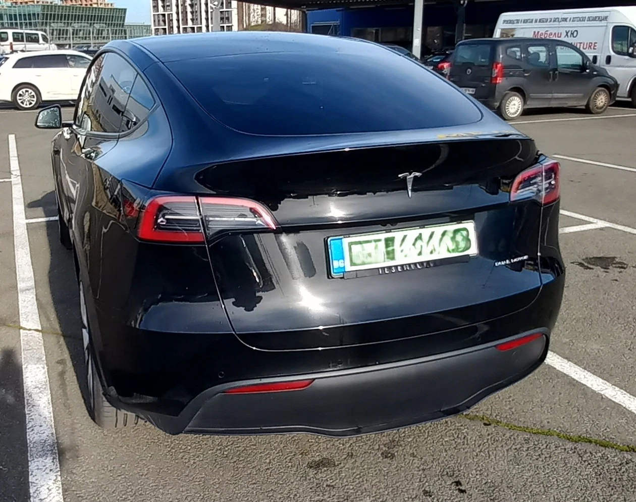 Tesla Model Y Long Range - изображение 5