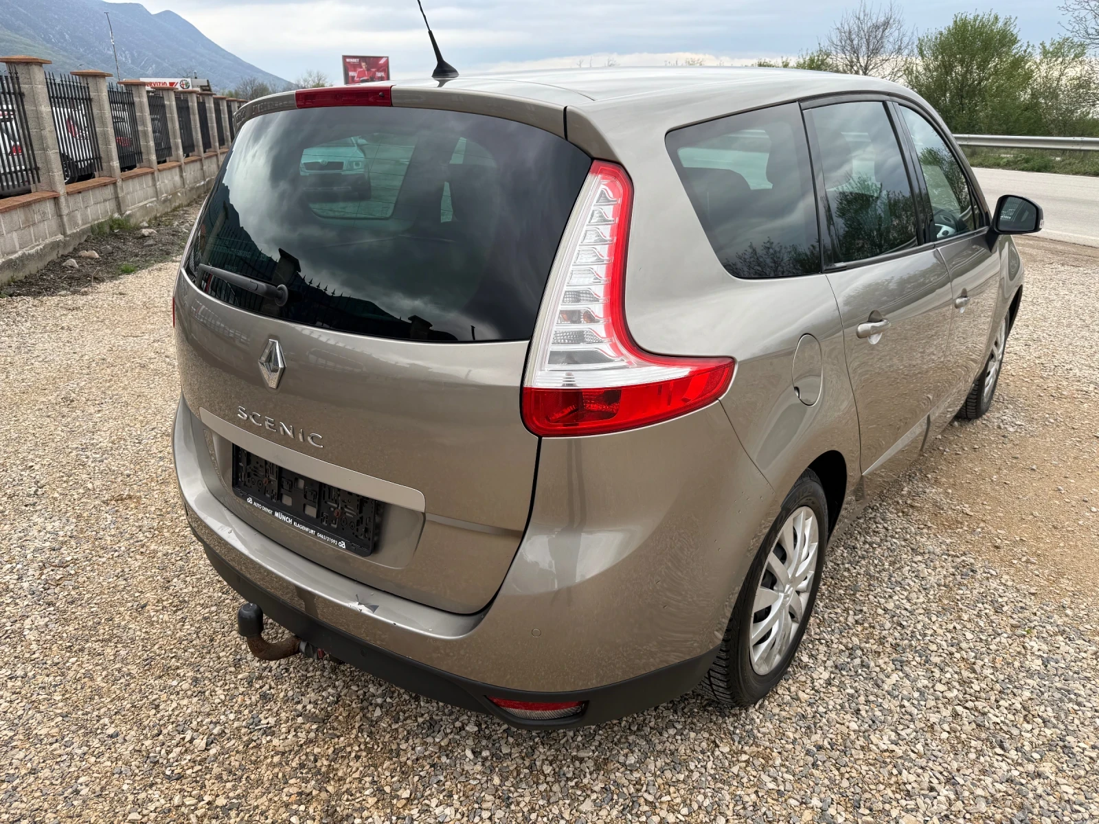 Renault Grand scenic 1.4 I ЧИСТО НОВ - изображение 5
