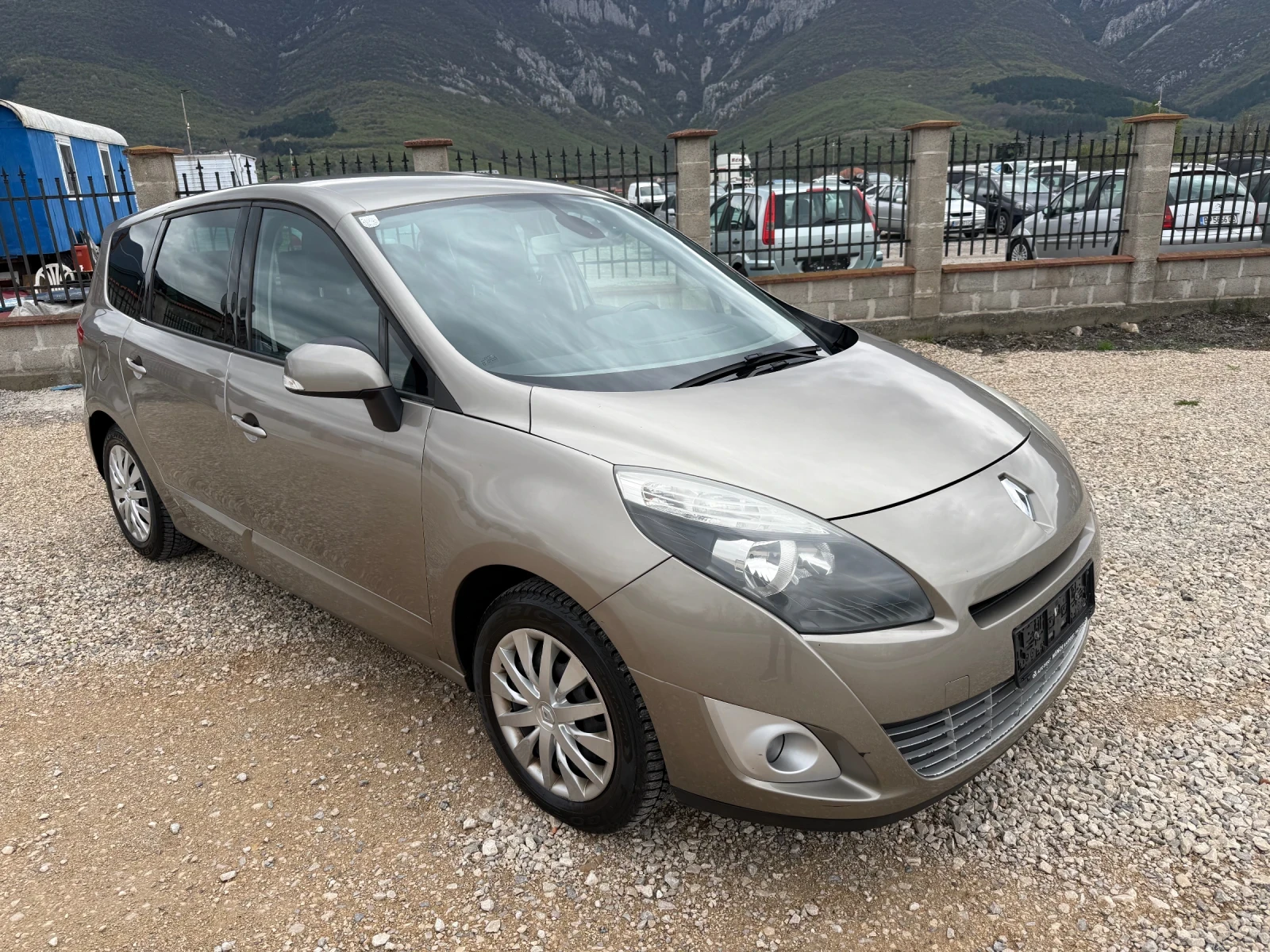 Renault Grand scenic 1.4 I ЧИСТО НОВ - изображение 4