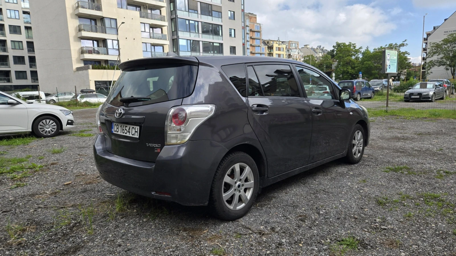 Toyota Verso 2.0 D4D, Panorama, Keyless, Обслужена май 2025 - изображение 5