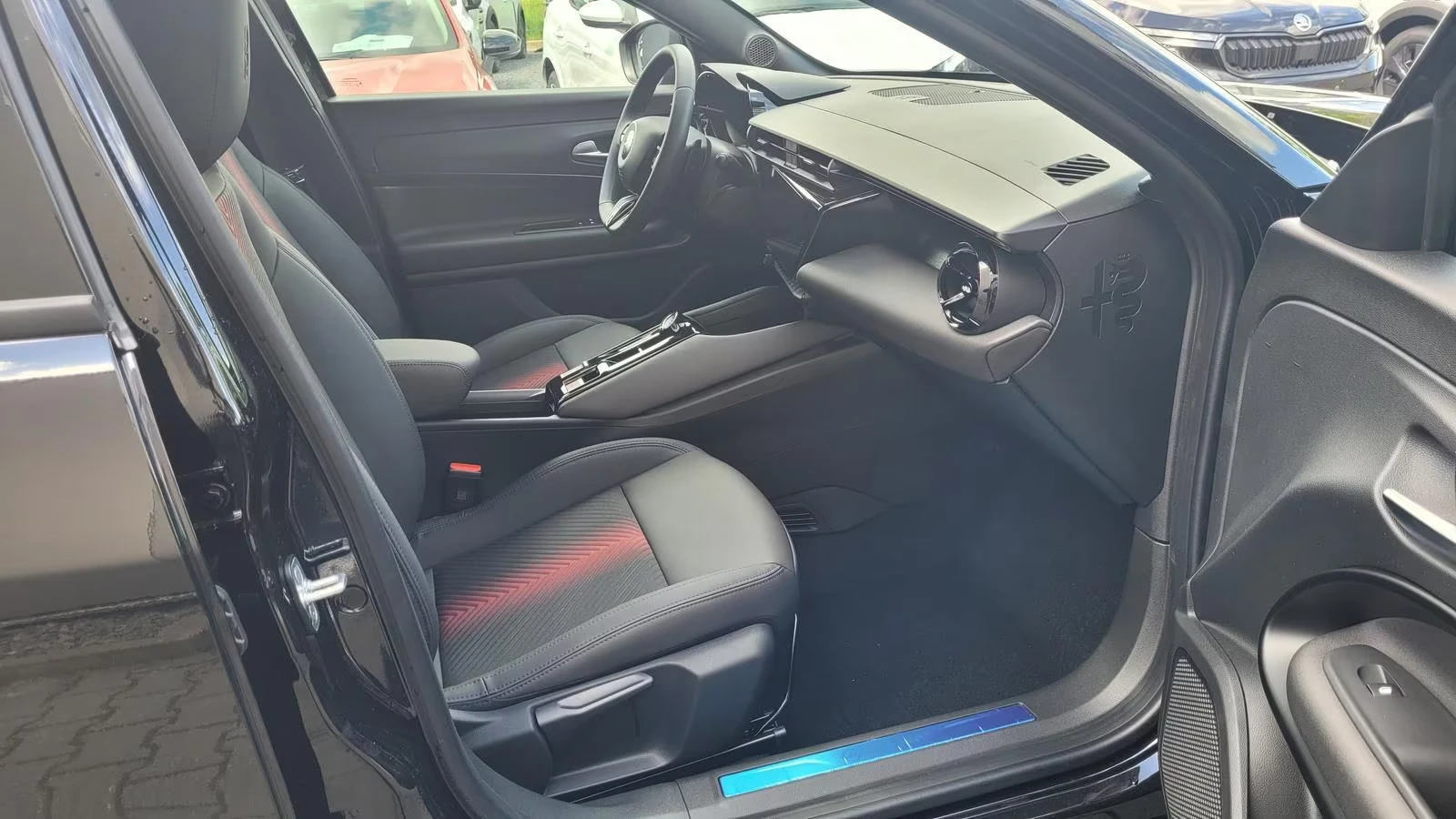 Alfa Romeo Junior !SPECIALE/136HP/LED/NAVI/PDS/CAM/18/800v | Mobile.bg   12