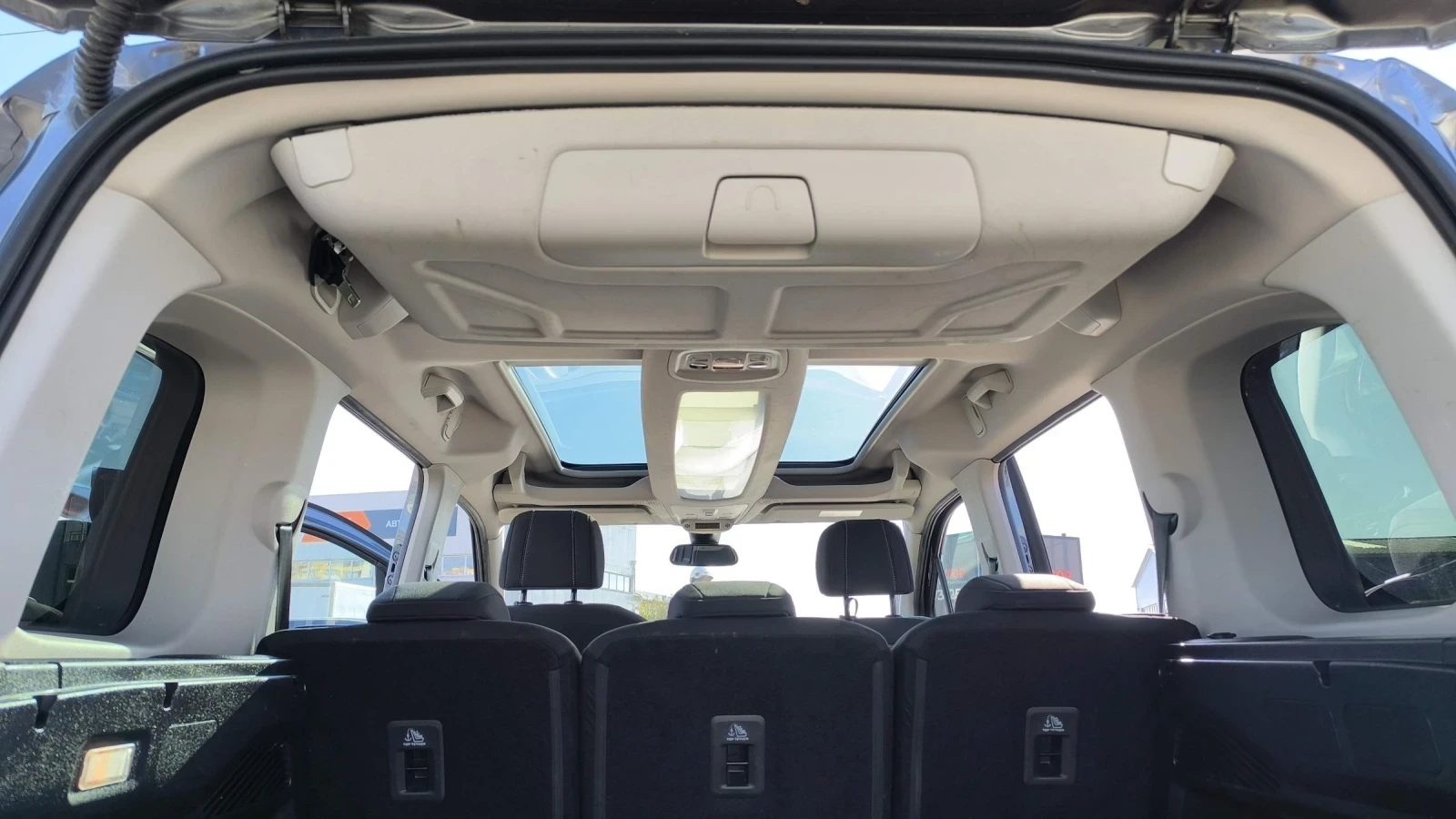 Opel Combo 1.5d 131к. 8ск. - изображение 6