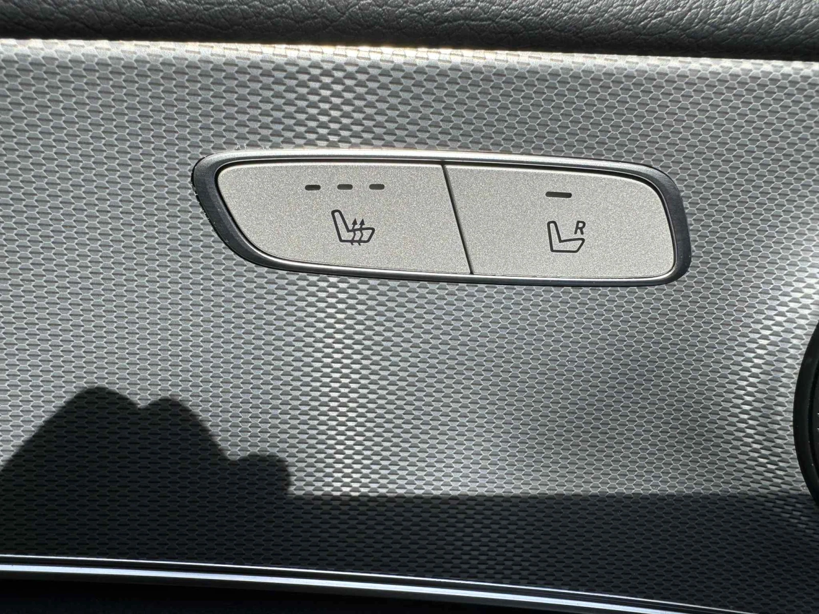 Mercedes-Benz E 220 2020, снимка 9 - Автомобили и джипове - 53884092