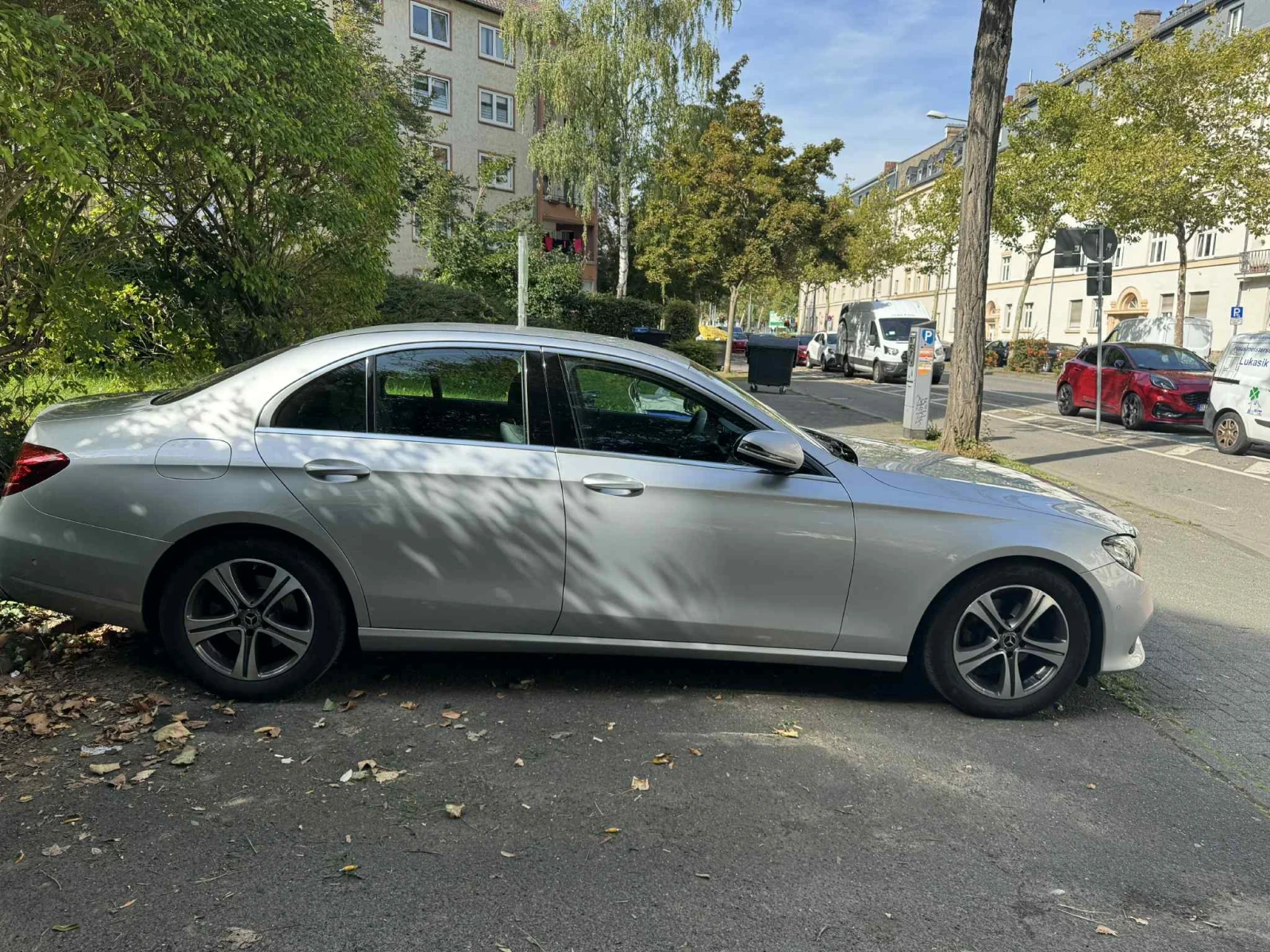 Mercedes-Benz E 220 2020, снимка 4 - Автомобили и джипове - 53884092