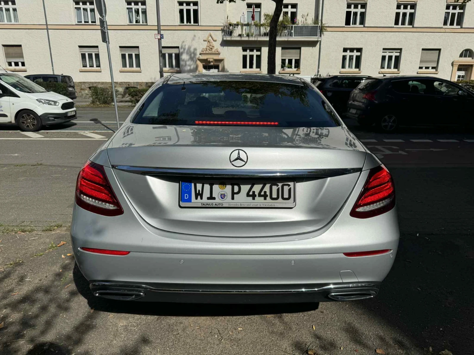 Mercedes-Benz E 220 2020, снимка 3 - Автомобили и джипове - 53884092