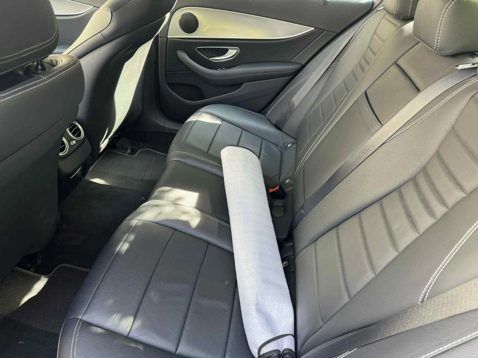 Mercedes-Benz E 220 2020, снимка 10 - Автомобили и джипове - 53884092