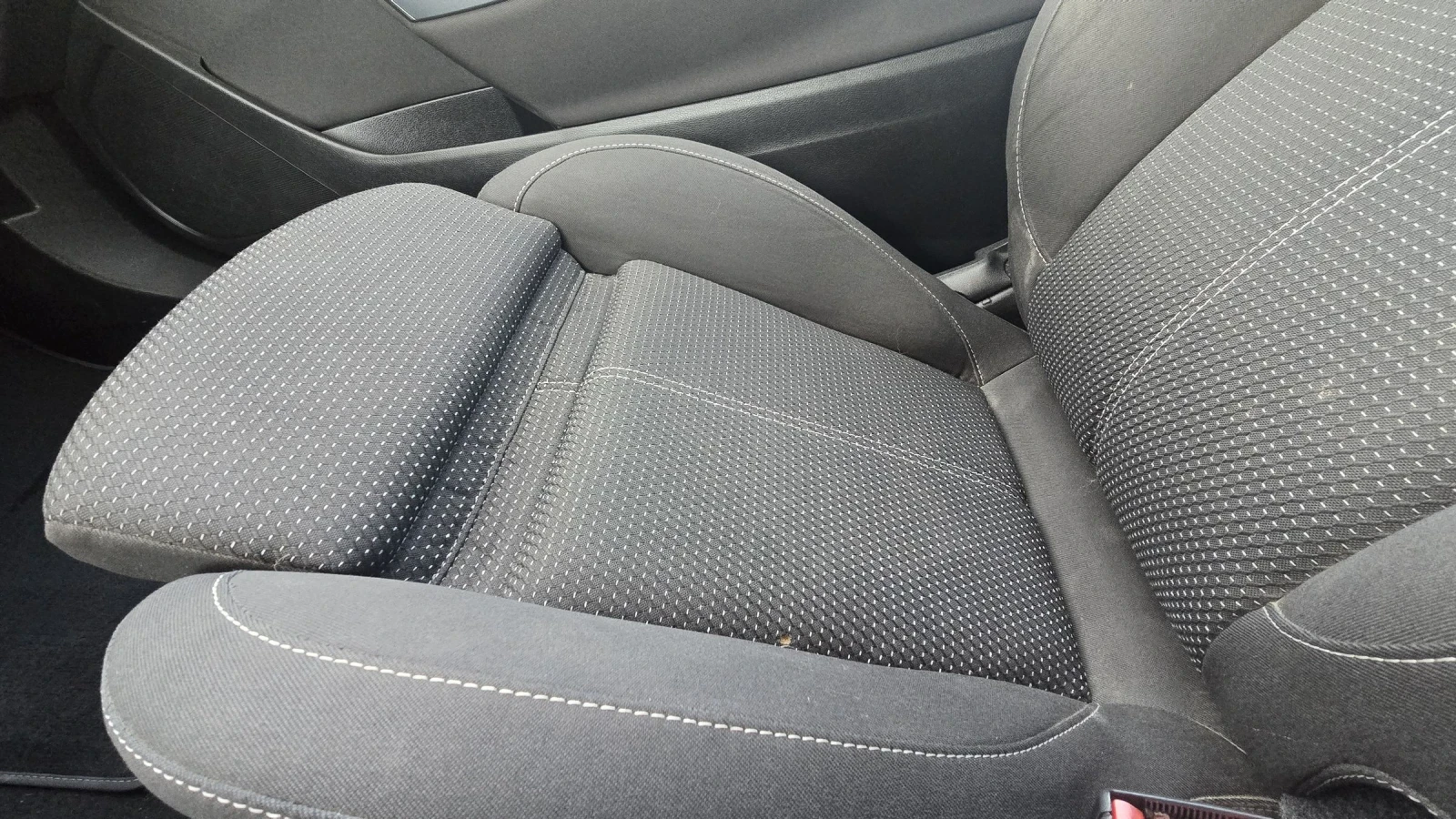 Opel Astra 1.6 TURBO GTC, снимка 15 - Автомобили и джипове - 53627461