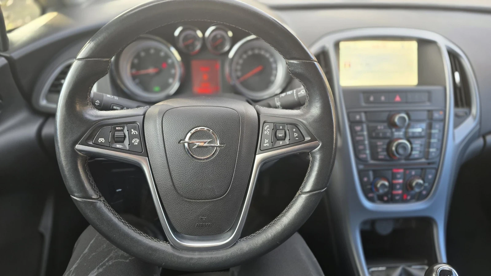 Opel Astra 1.6 TURBO GTC, снимка 14 - Автомобили и джипове - 53627461