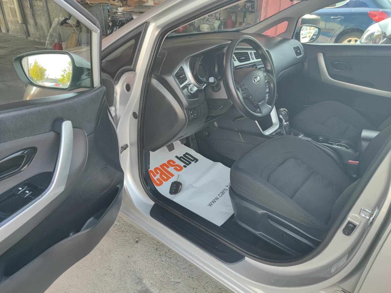 Kia Ceed 1.6 CRDI.90K, снимка 8 - Автомобили и джипове - 53722314