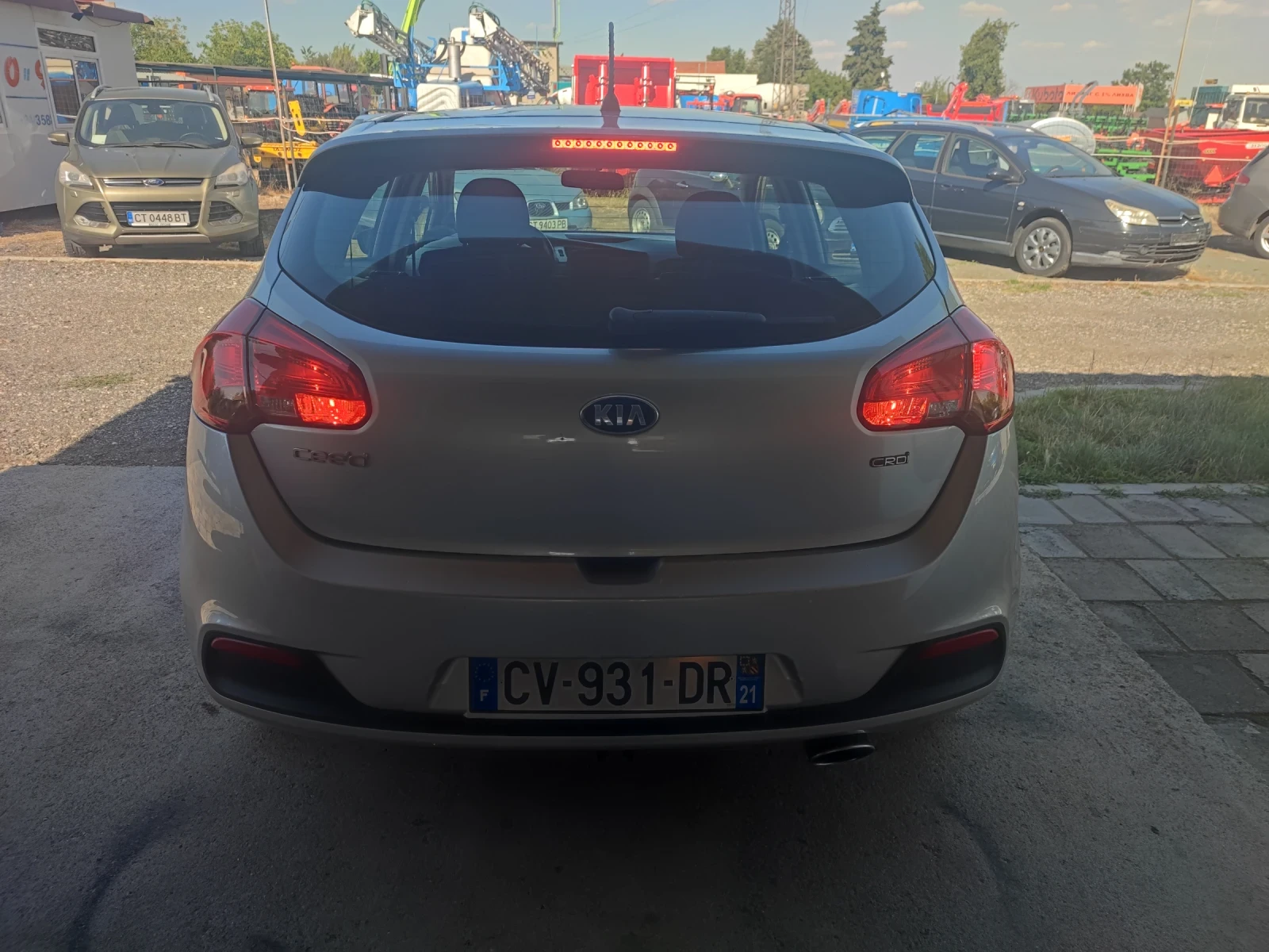 Kia Ceed 1.6 CRDI.90K, снимка 6 - Автомобили и джипове - 53722314