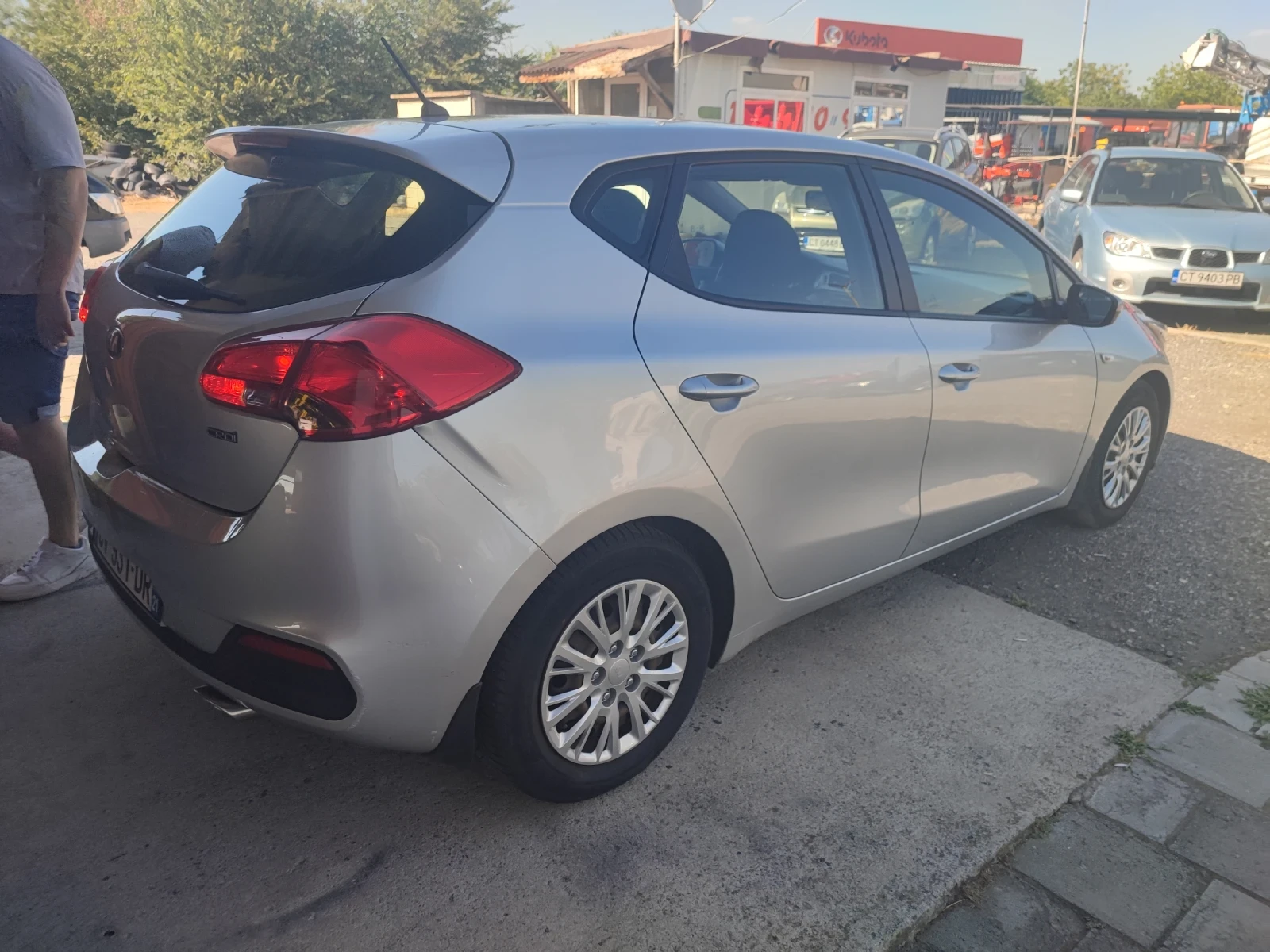 Kia Ceed 1.6 CRDI.90K, снимка 5 - Автомобили и джипове - 53722314