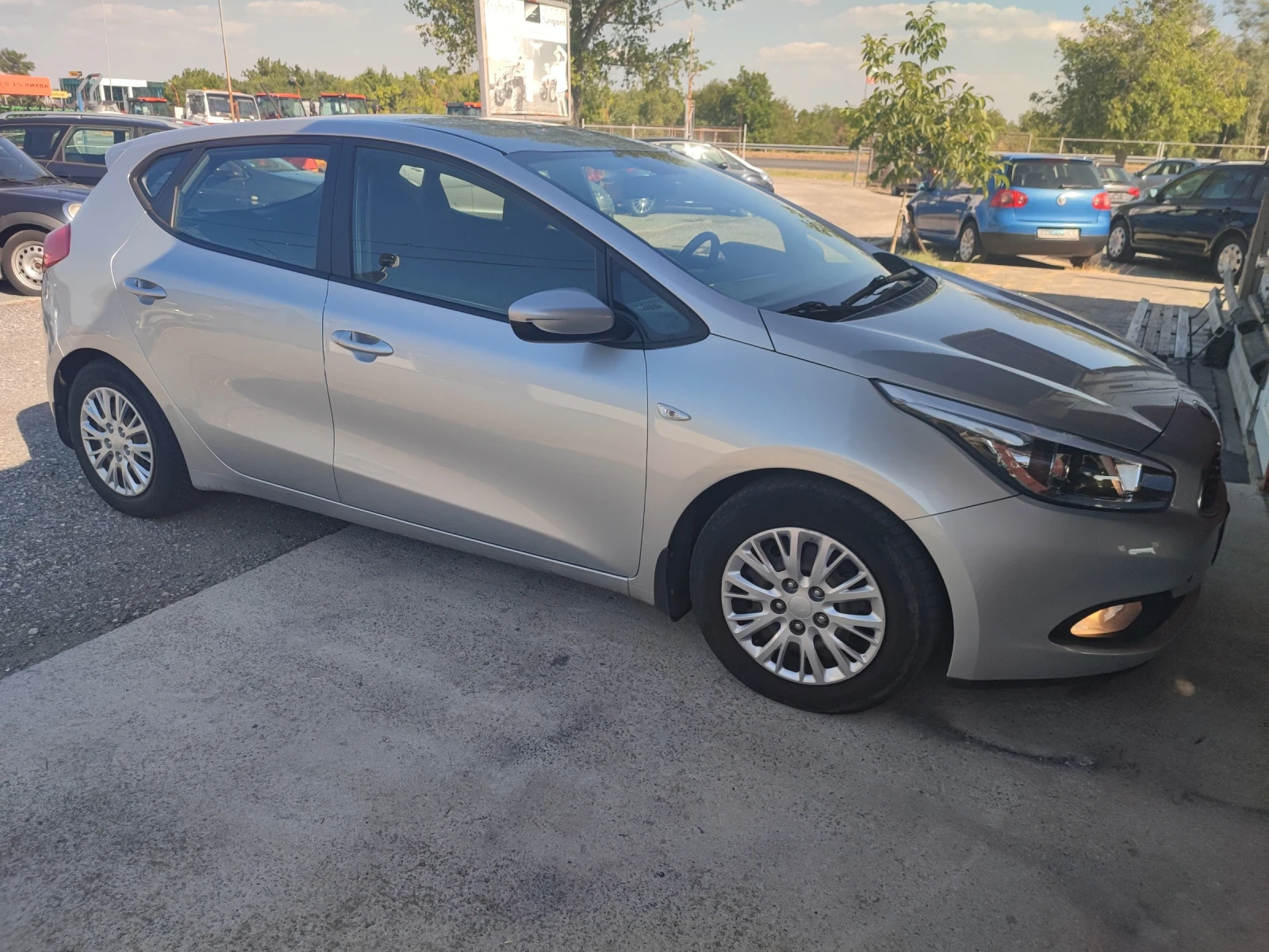 Kia Ceed 1.6 CRDI.90K, снимка 4 - Автомобили и джипове - 53722314
