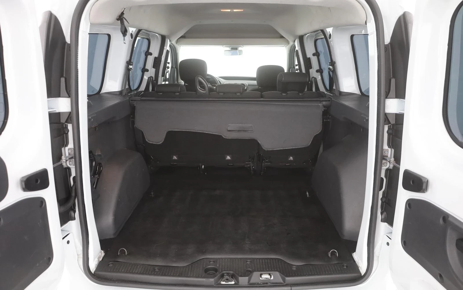 Dacia Dokker 1.5 dci /48 003 km, снимка 12 - Автомобили и джипове - 53827005