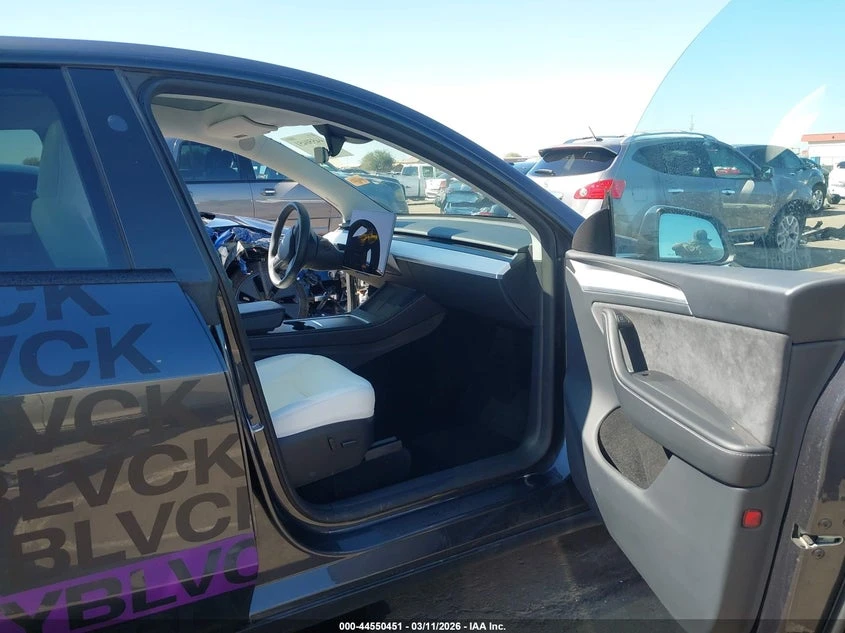 Tesla Model Y Long Range Dual Motor All-Wheel Drive, снимка 5 - Автомобили и джипове - 54273291