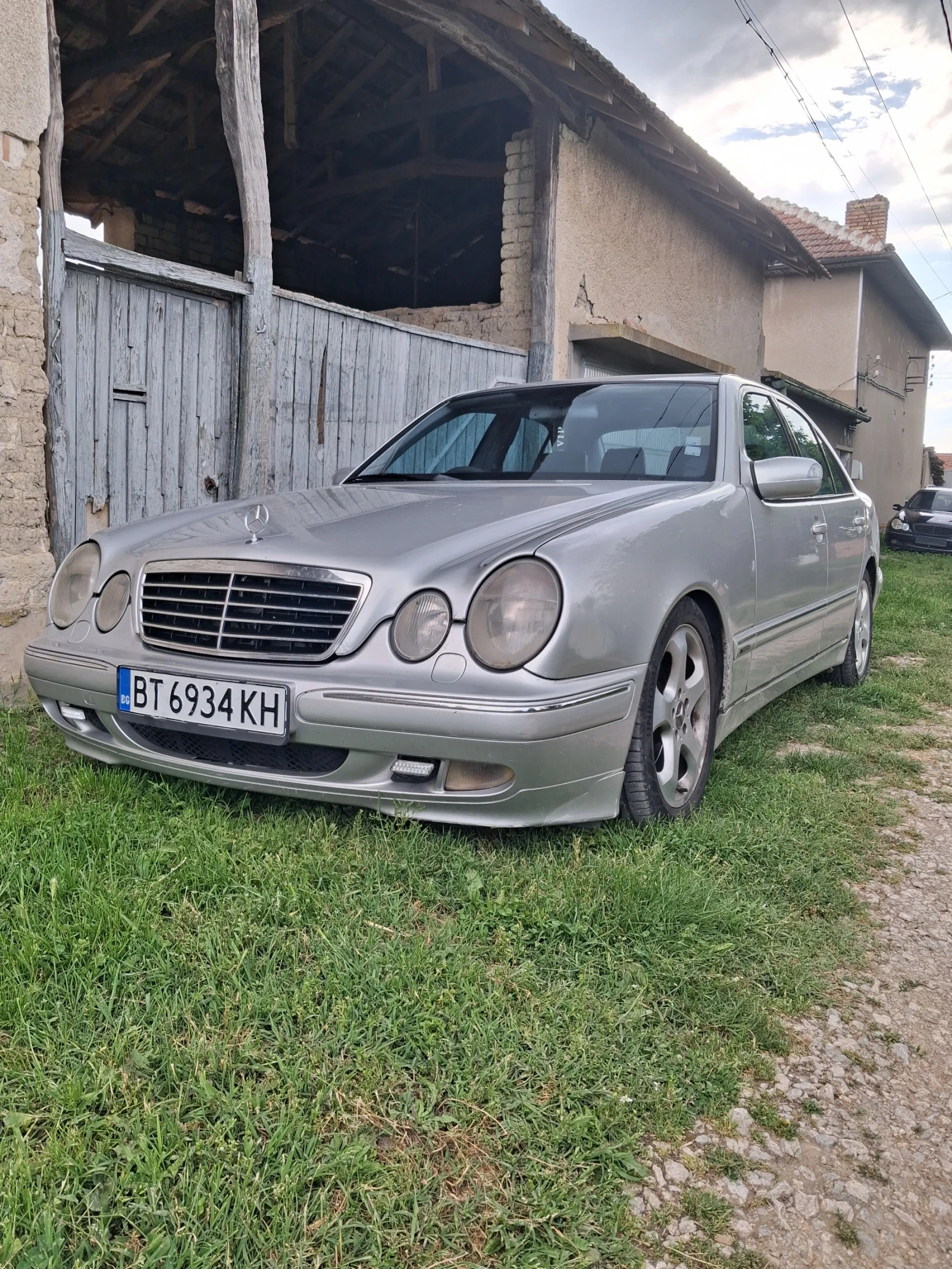 Mercedes-Benz E 320 320 cdi Avangarde!, снимка 4 - Автомобили и джипове - 54729287