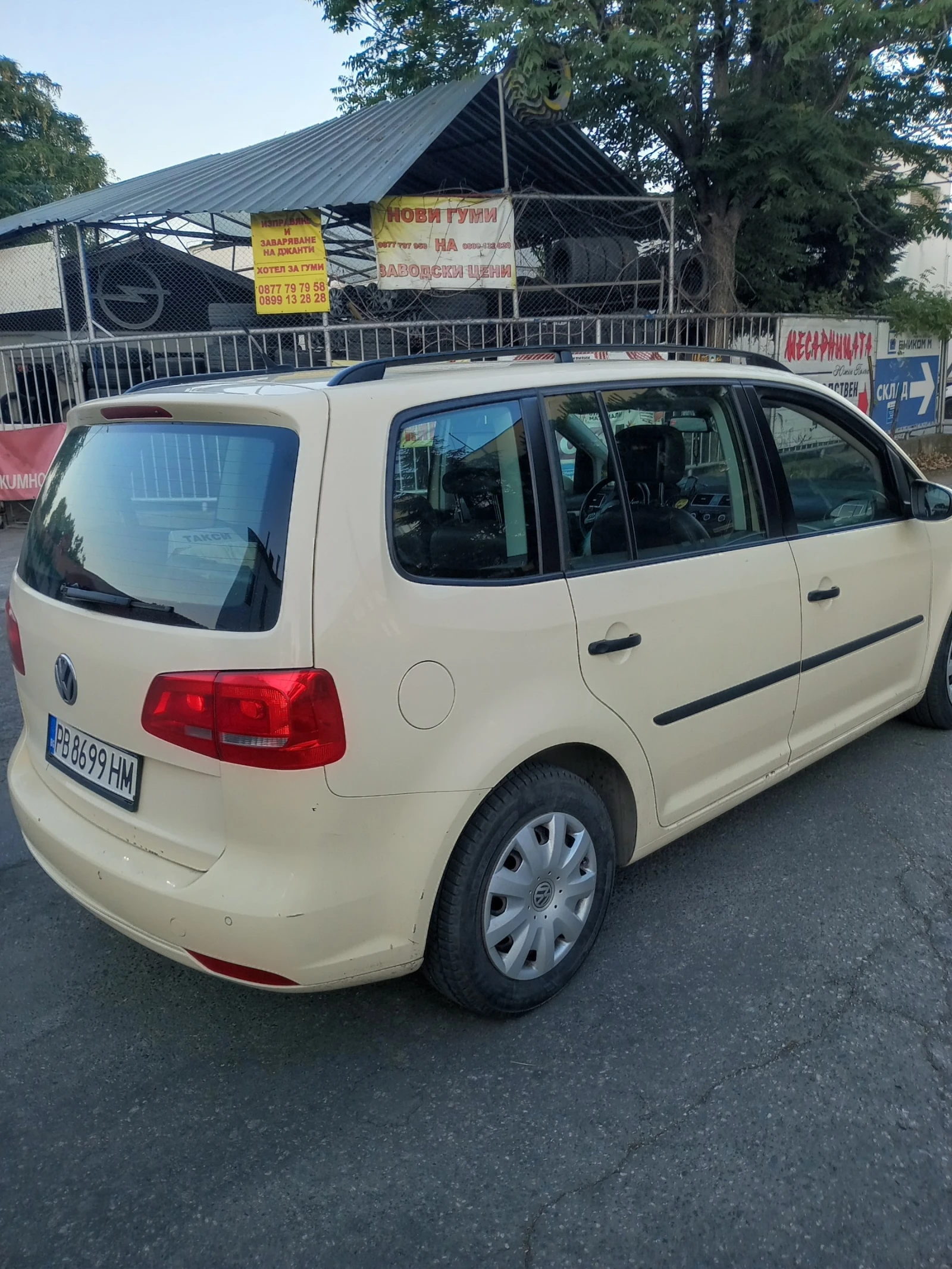 VW Touran, снимка 5 - Автомобили и джипове - 55074274
