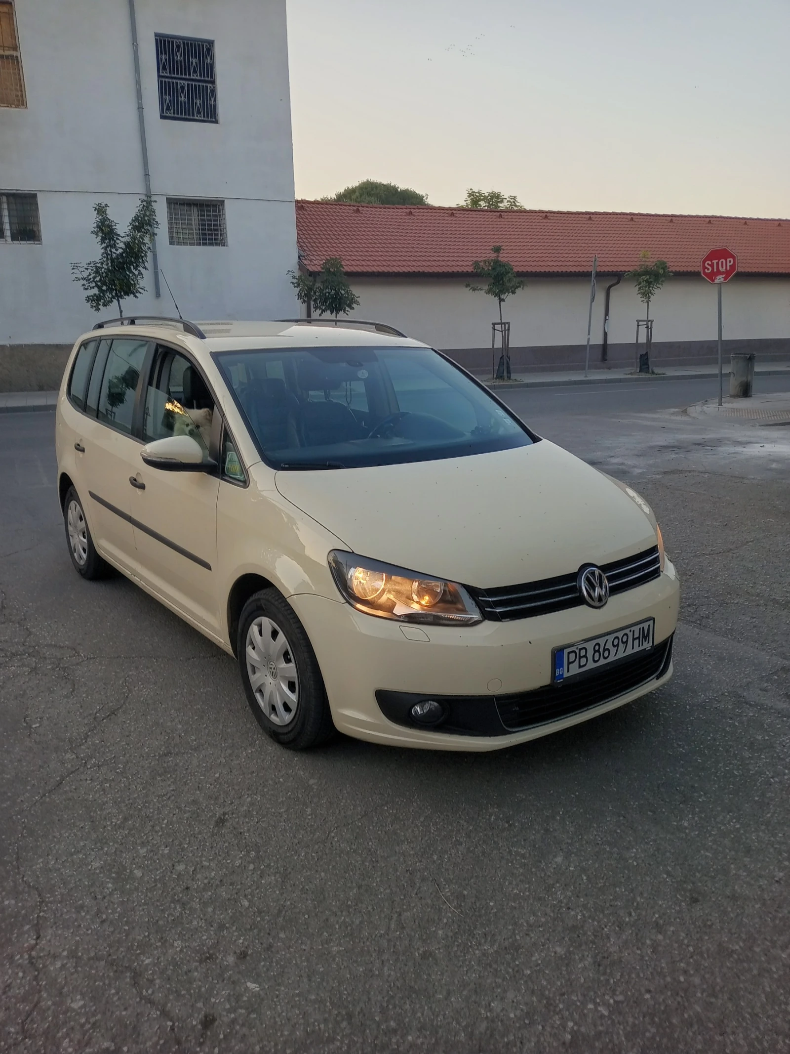 VW Touran, снимка 2 - Автомобили и джипове - 55074274
