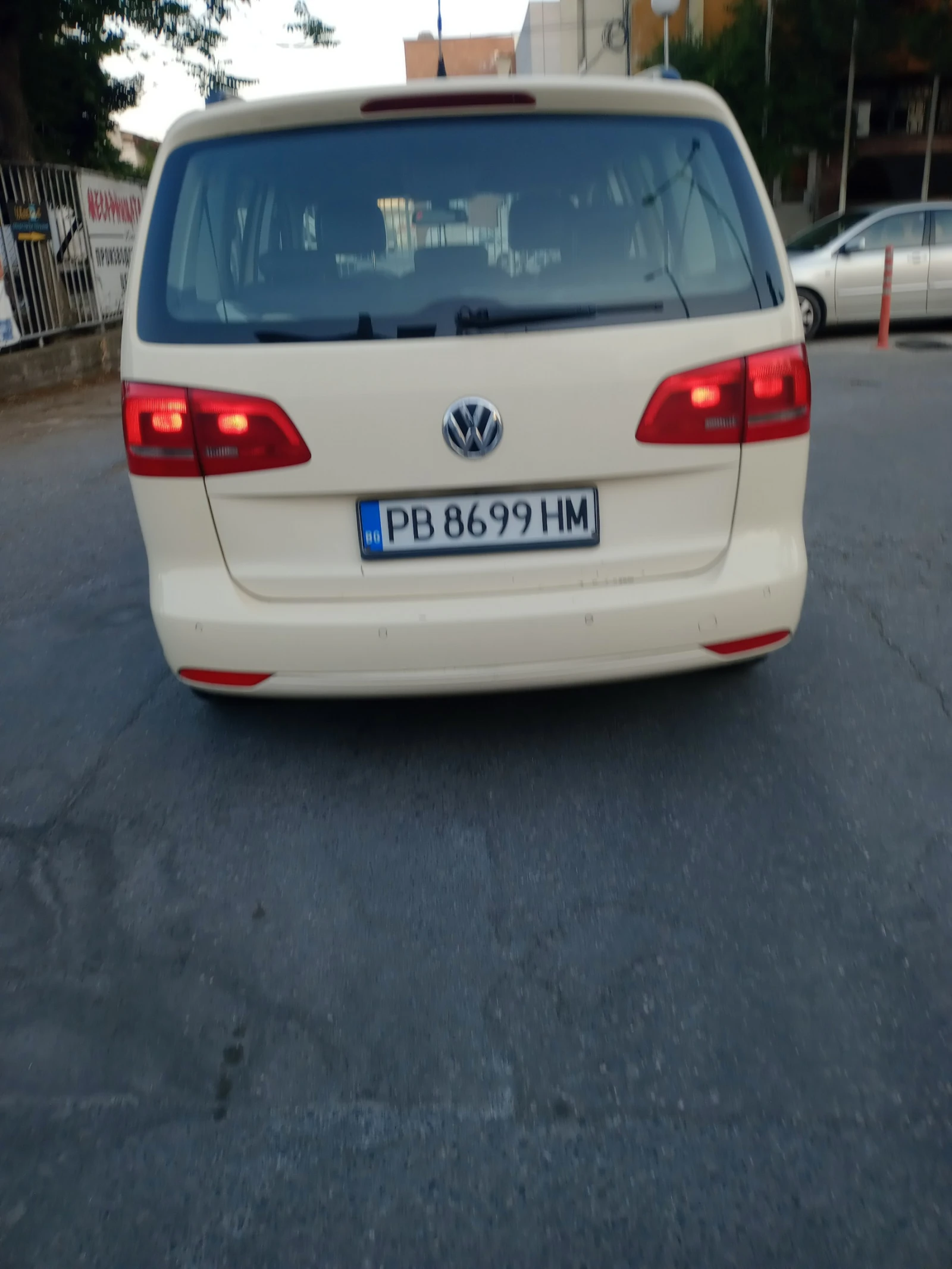 VW Touran, снимка 6 - Автомобили и джипове - 55074274