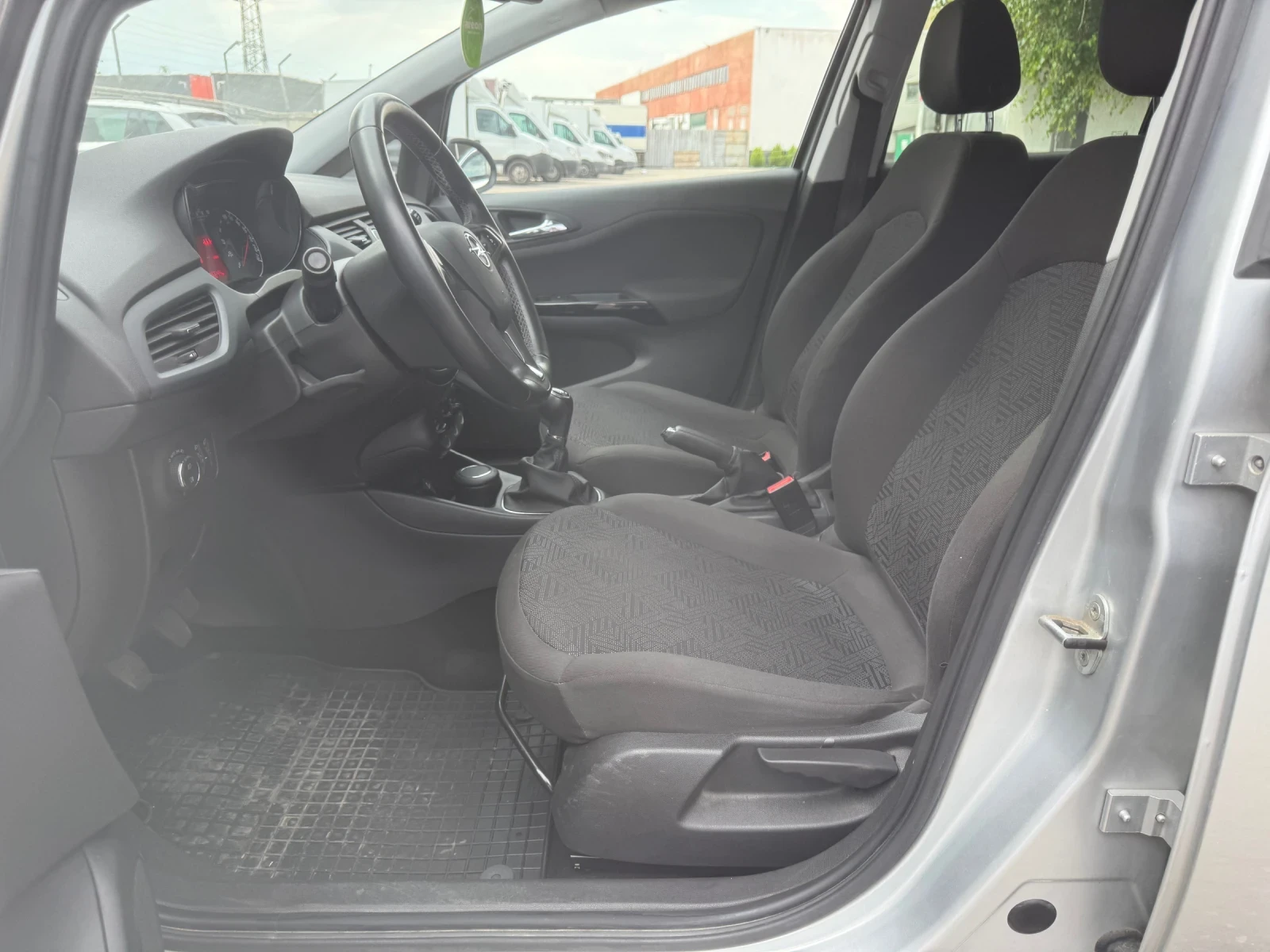Opel Corsa E, снимка 8 - Автомобили и джипове - 55120240