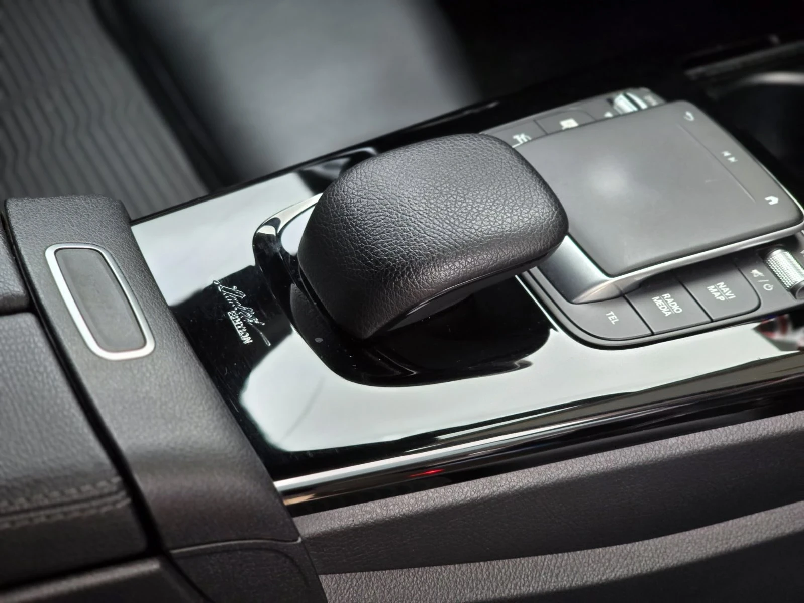 Mercedes-Benz CLA 220 limited edition лизинг/бартер, снимка 12 - Автомобили и джипове - 55228716
