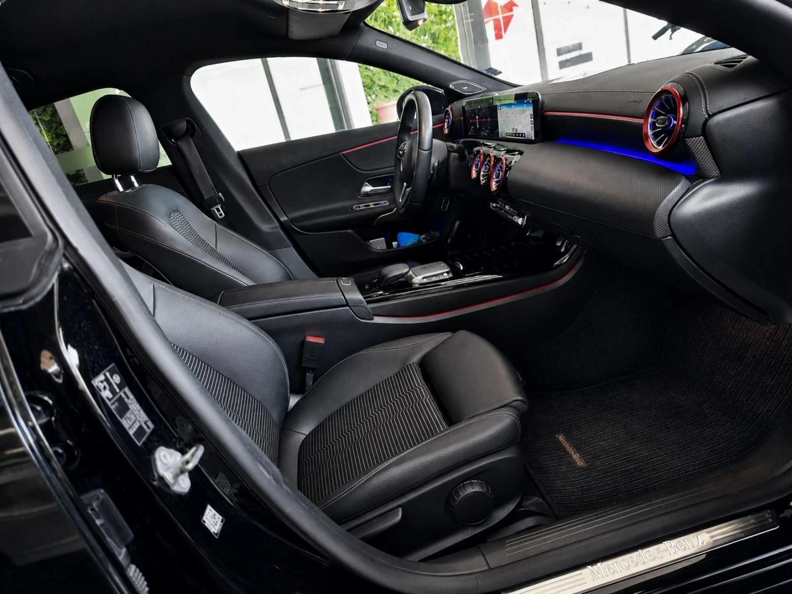 Mercedes-Benz CLA 220 limited edition лизинг/бартер, снимка 10 - Автомобили и джипове - 55228716