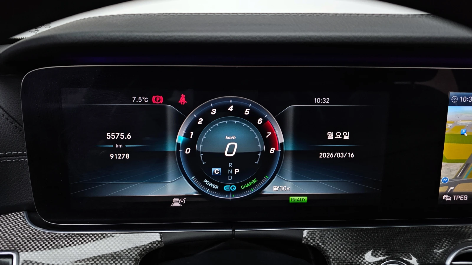 Mercedes-Benz E 350 HUD* ЕЛ. БАГАЖНИК* 360* BLIND SPOT* КРАЙНА ЦЕНА, снимка 8 - Автомобили и джипове - 55435024