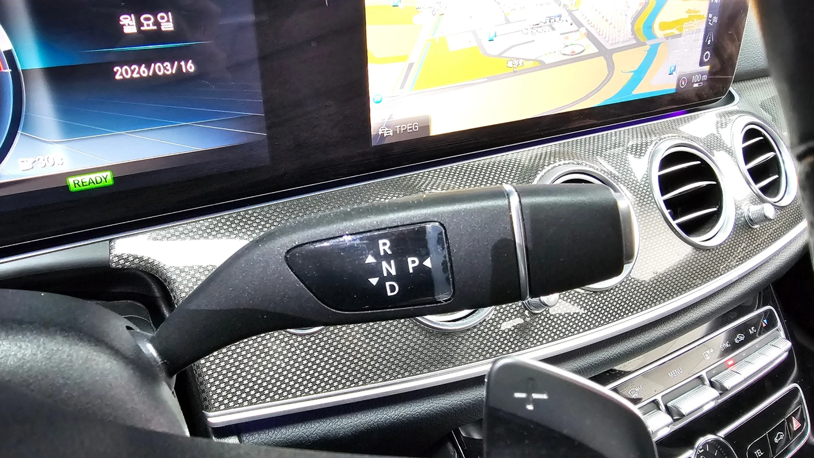 Mercedes-Benz E 350 HUD* ЕЛ. БАГАЖНИК* 360* BLIND SPOT* КРАЙНА ЦЕНА, снимка 9 - Автомобили и джипове - 55435024