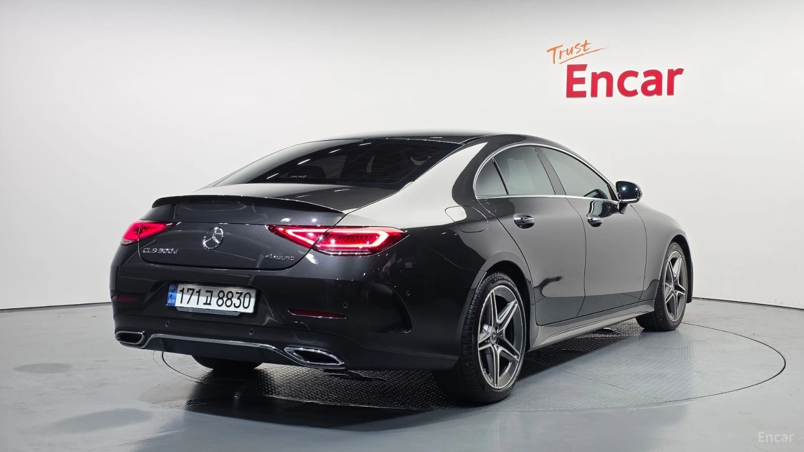 Mercedes-Benz CLS 300d 4MATIC* ЧЕРВЕНА КОЖА* HUD* ПАНО, снимка 2 - Автомобили и джипове - 55443515