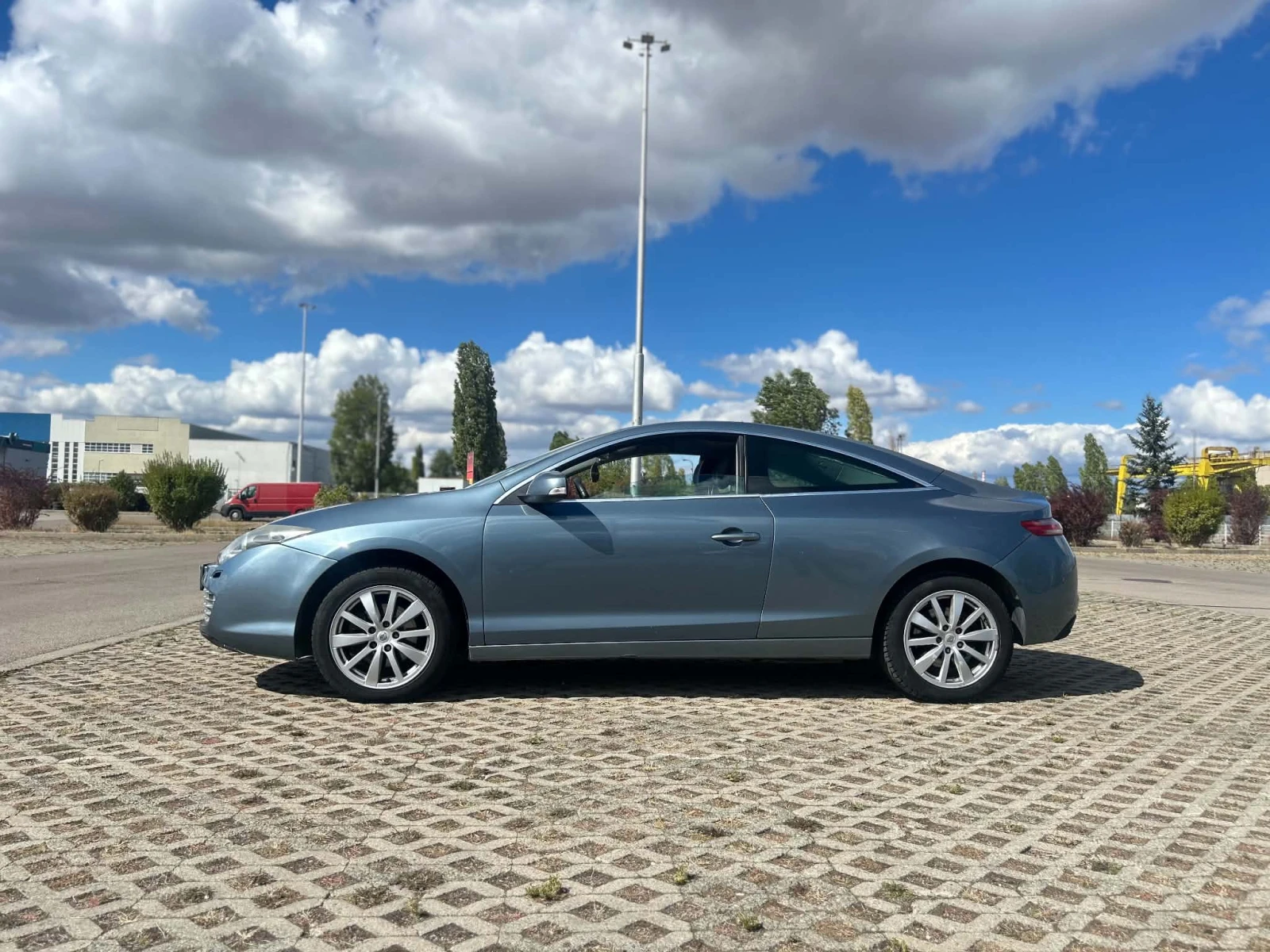 Renault Laguna Coupe, снимка 3 - Автомобили и джипове - 56357401