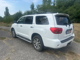 Toyota Sequoia 5.7HEMI 7+ 1, снимка 3