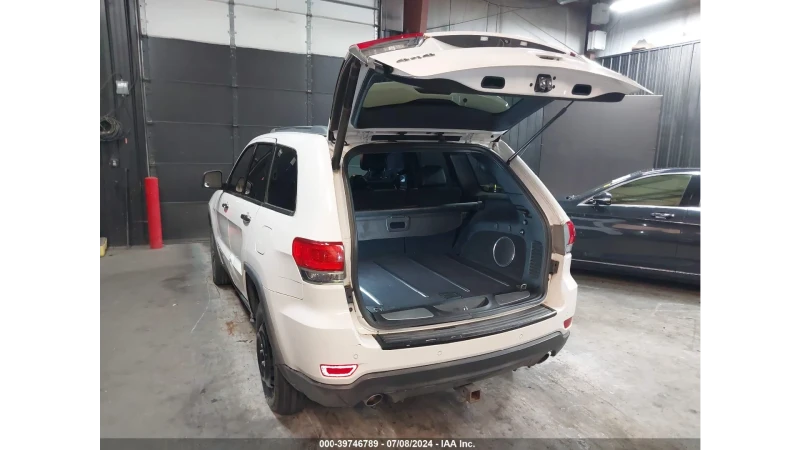 Jeep Grand cherokee, снимка 8 - Автомобили и джипове - 48726343