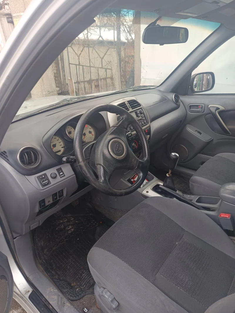 Toyota Rav4 2.0, снимка 5 - Автомобили и джипове - 48742097