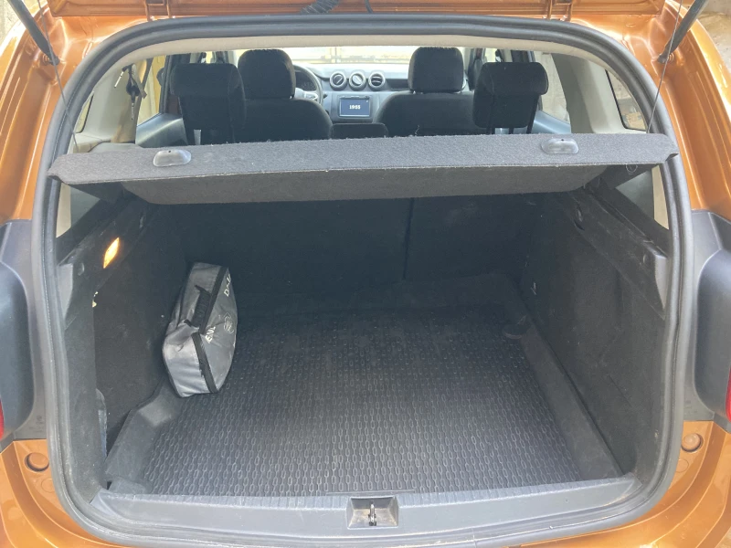 Dacia Duster 1.5DCI Prestige, снимка 7 - Автомобили и джипове - 51589290