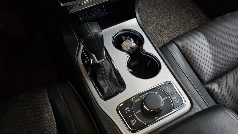 Jeep Grand cherokee 3.6 SUMMIT WK2 autogeorge.com, снимка 8 - Автомобили и джипове - 52800030