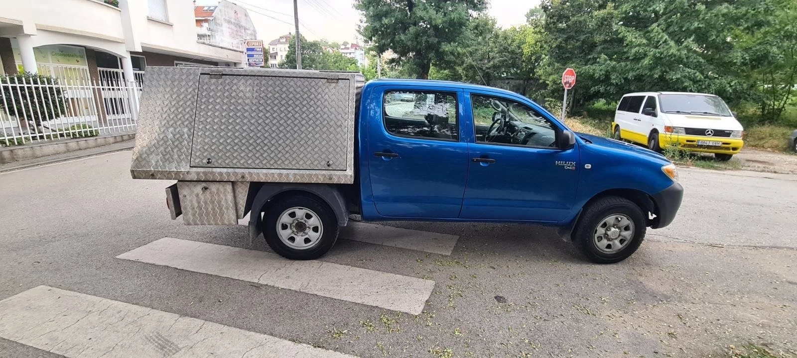 Toyota Hilux 2.5 D-4D  - изображение 2