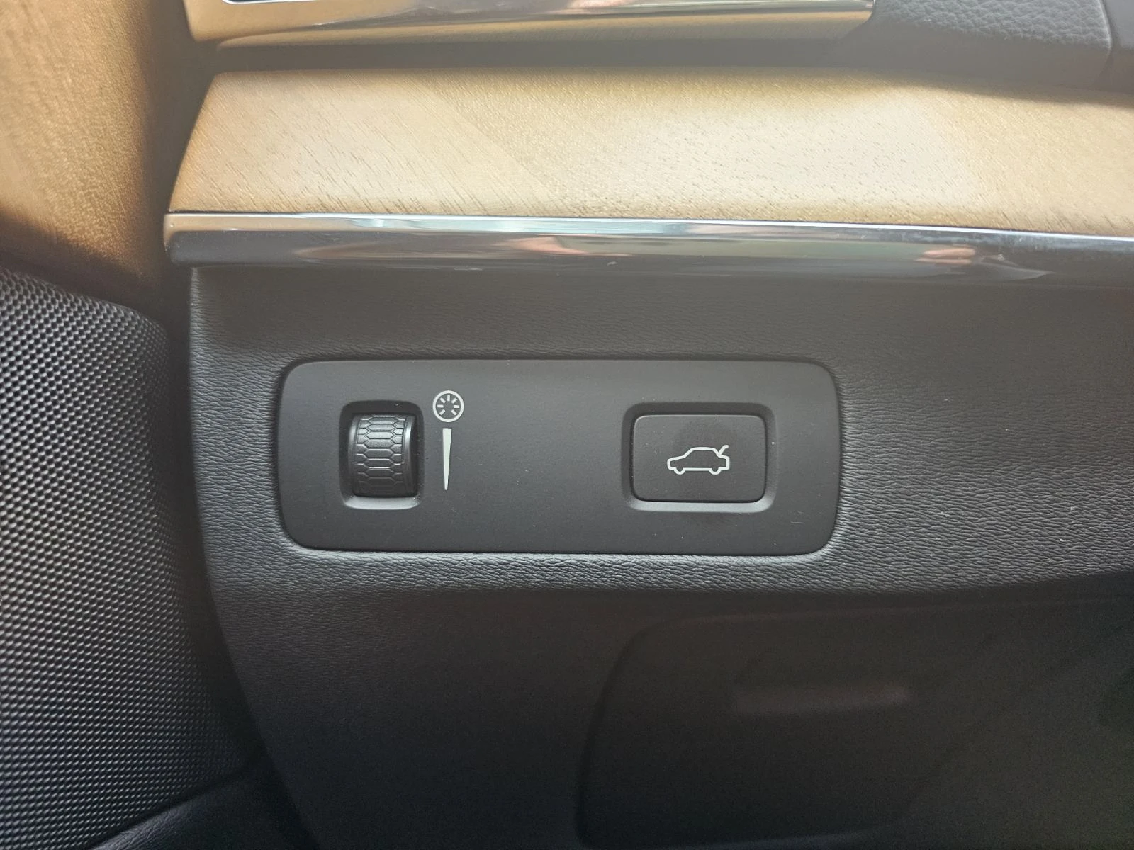 Volvo Xc90 2.0 Hybrid 300hp, снимка 10 - Автомобили и джипове - 54358984
