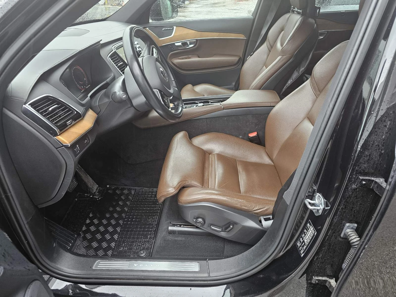 Volvo Xc90 2.0 Hybrid 300hp, снимка 14 - Автомобили и джипове - 54358984