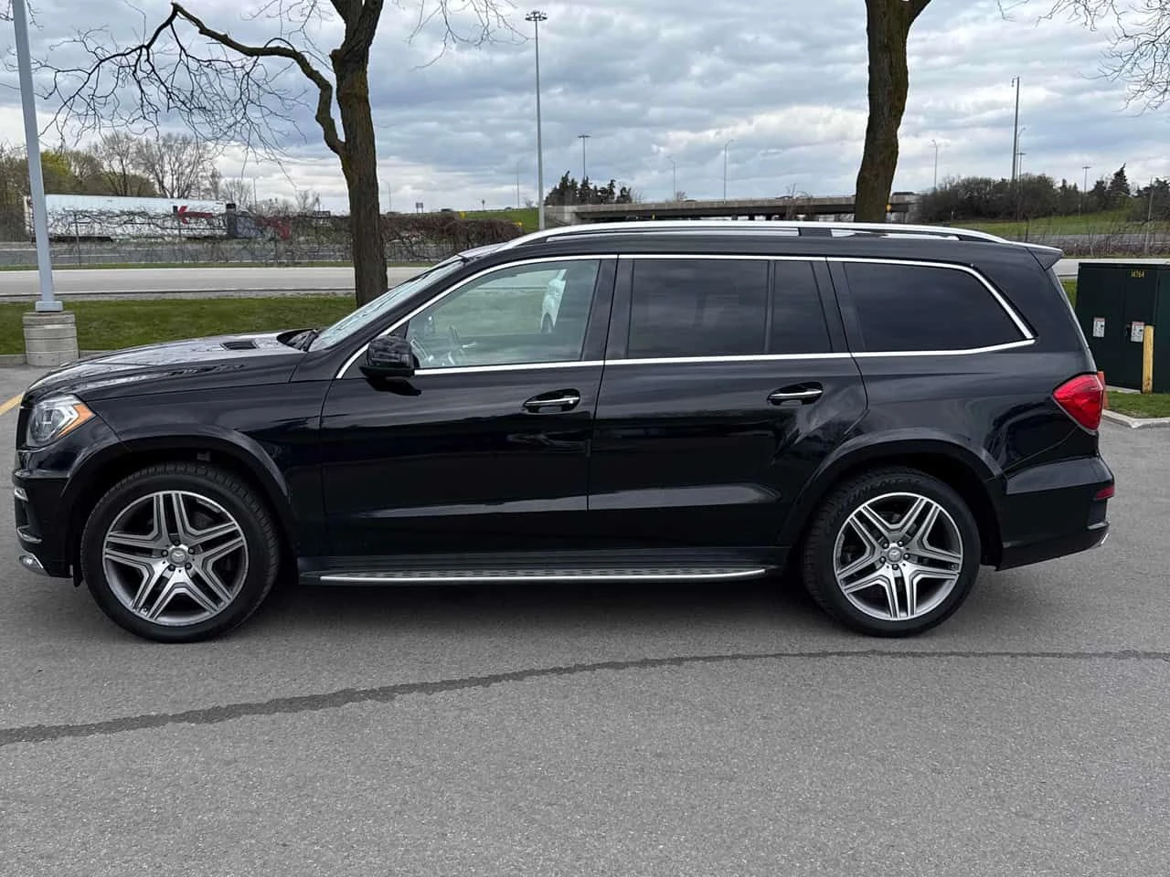 Mercedes-Benz GL 450 ПОДГРЕВИ * ПАНО * KEYLESS * CARFAX, снимка 13 - Автомобили и джипове - 54702664