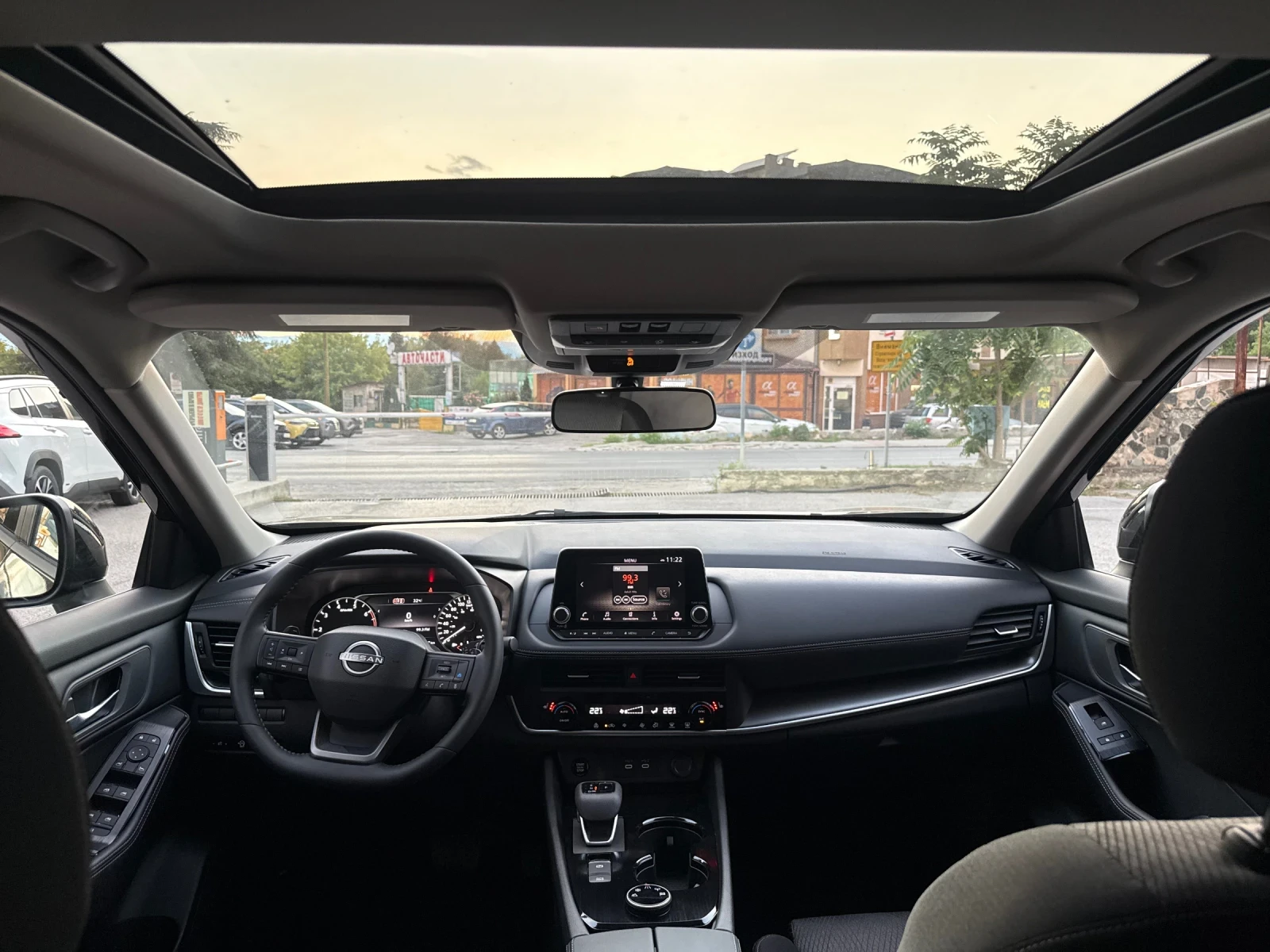 Nissan Rogue Чисто нова само 176км, снимка 6 - Автомобили и джипове - 55327312