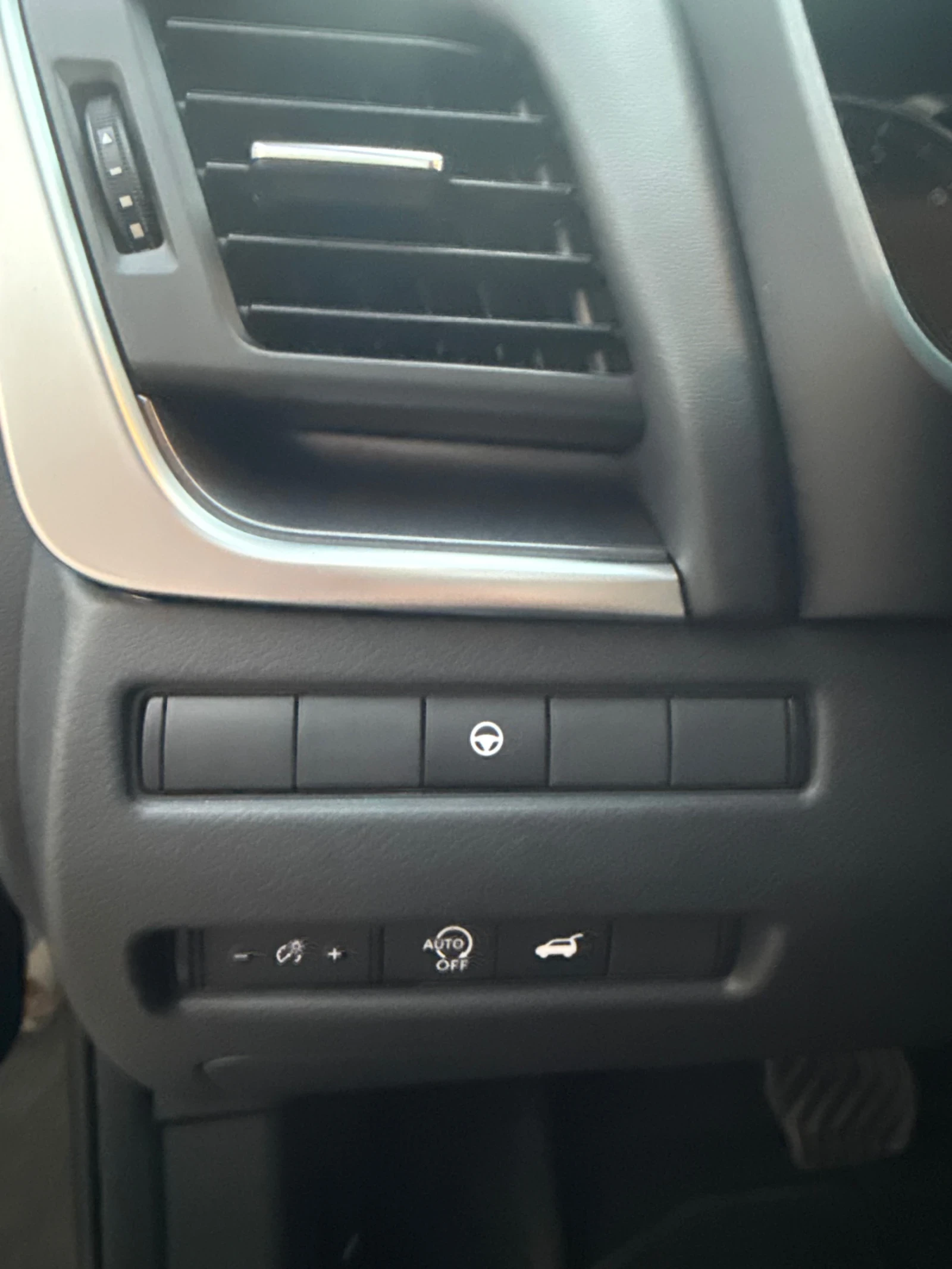 Nissan Rogue Чисто нова само 176км, снимка 9 - Автомобили и джипове - 55327312