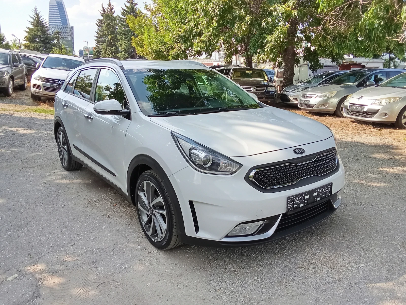 Kia Niro 1.6 Eco Hybrid-Android Auto/Apple CarPlay, снимка 6 - Автомобили и джипове - 55577137