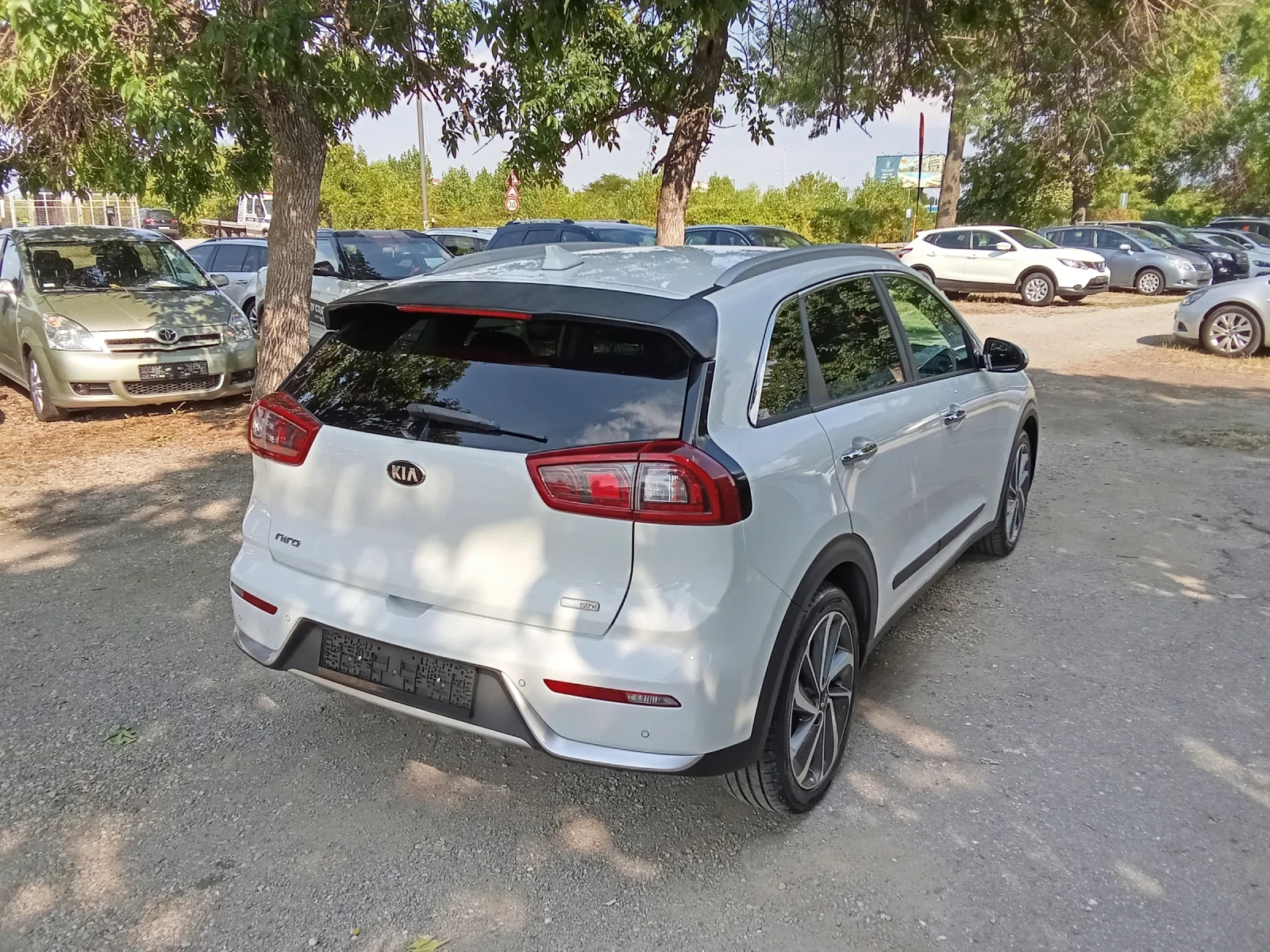 Kia Niro 1.6 Eco Hybrid-Android Auto/Apple CarPlay, снимка 4 - Автомобили и джипове - 55577137