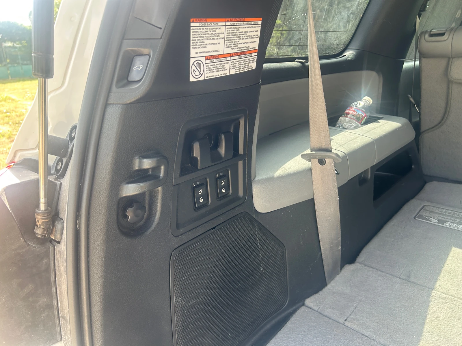 Toyota Sequoia 5.7HEMI 7+ 1, снимка 9 - Автомобили и джипове - 55652020