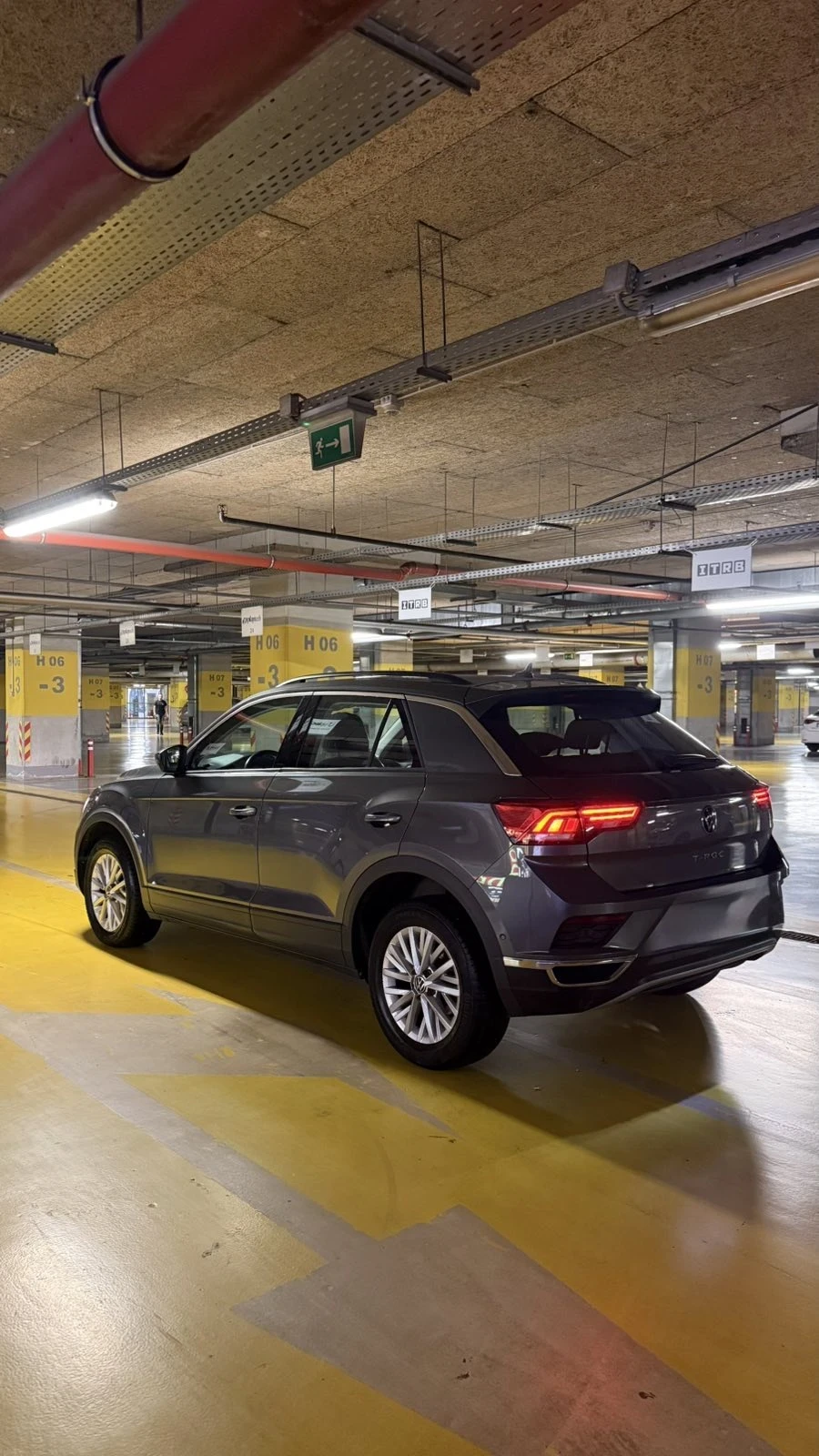 VW T-Roc, снимка 4 - Автомобили и джипове - 56679976