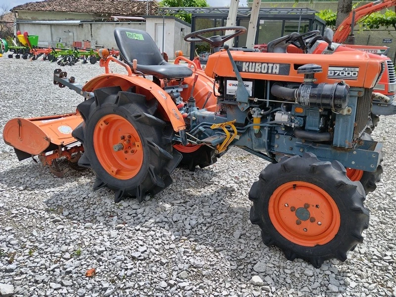 Трактор Kubota B1600 16к.с. 4WD ДЖЕЙ ТРЕЙДИНГ, снимка 12 - Селскостопанска техника - 43310844