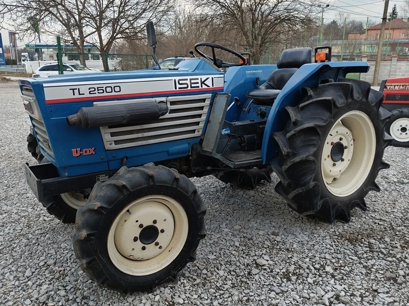 Трактор ISEKI TL2500к.с. 4WD ДЖЕЙ ТРЕЙДИНГ, снимка 3 - Селскостопанска техника - 43310844