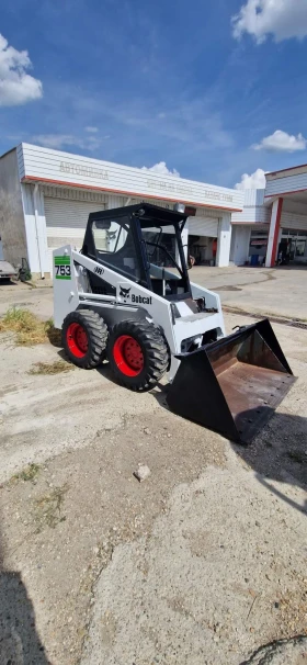 Мини челни товарачи Bobcat 743 - изображение 4