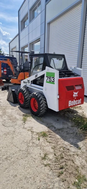 Мини челни товарачи Bobcat 743 - изображение 2