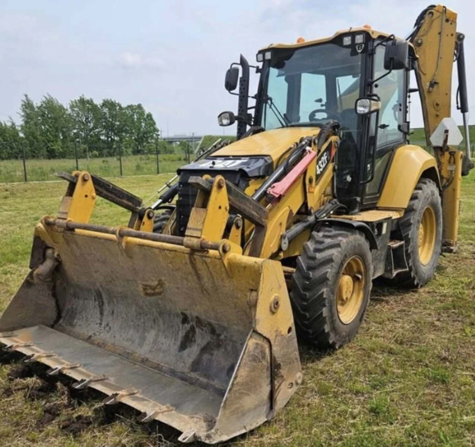 Багер Caterpillar 432F, снимка 2 - Индустриална техника - 54375274