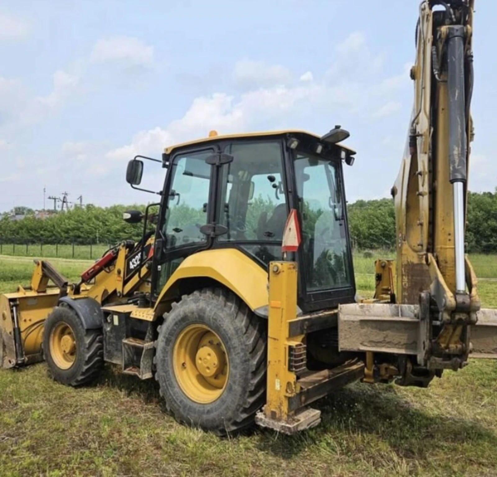 Багер Caterpillar 432F, снимка 8 - Индустриална техника - 54375274